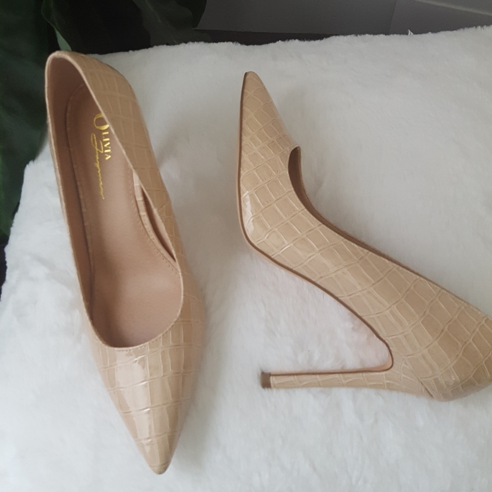 Nude croc pumps